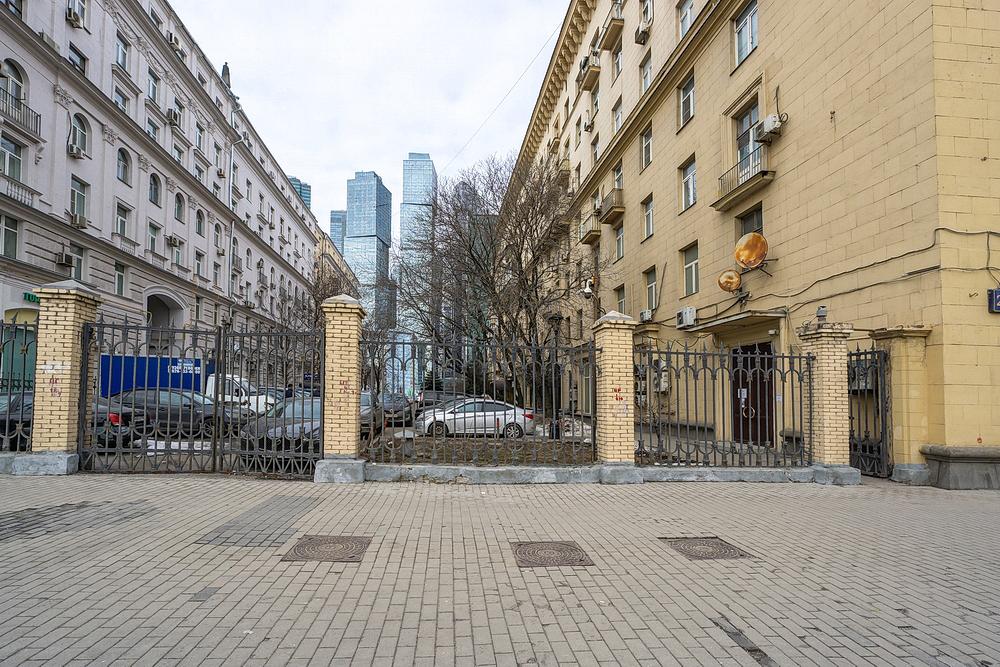 фасад дома, здание по адресу г Москва, Кутузовский пр-кт, д 24
